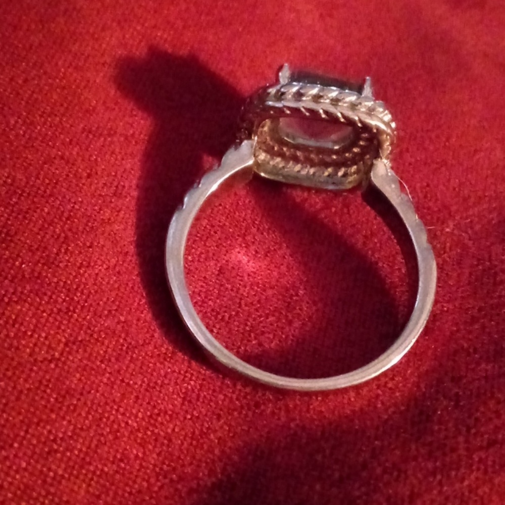 Ring - Picture 2 of 3
